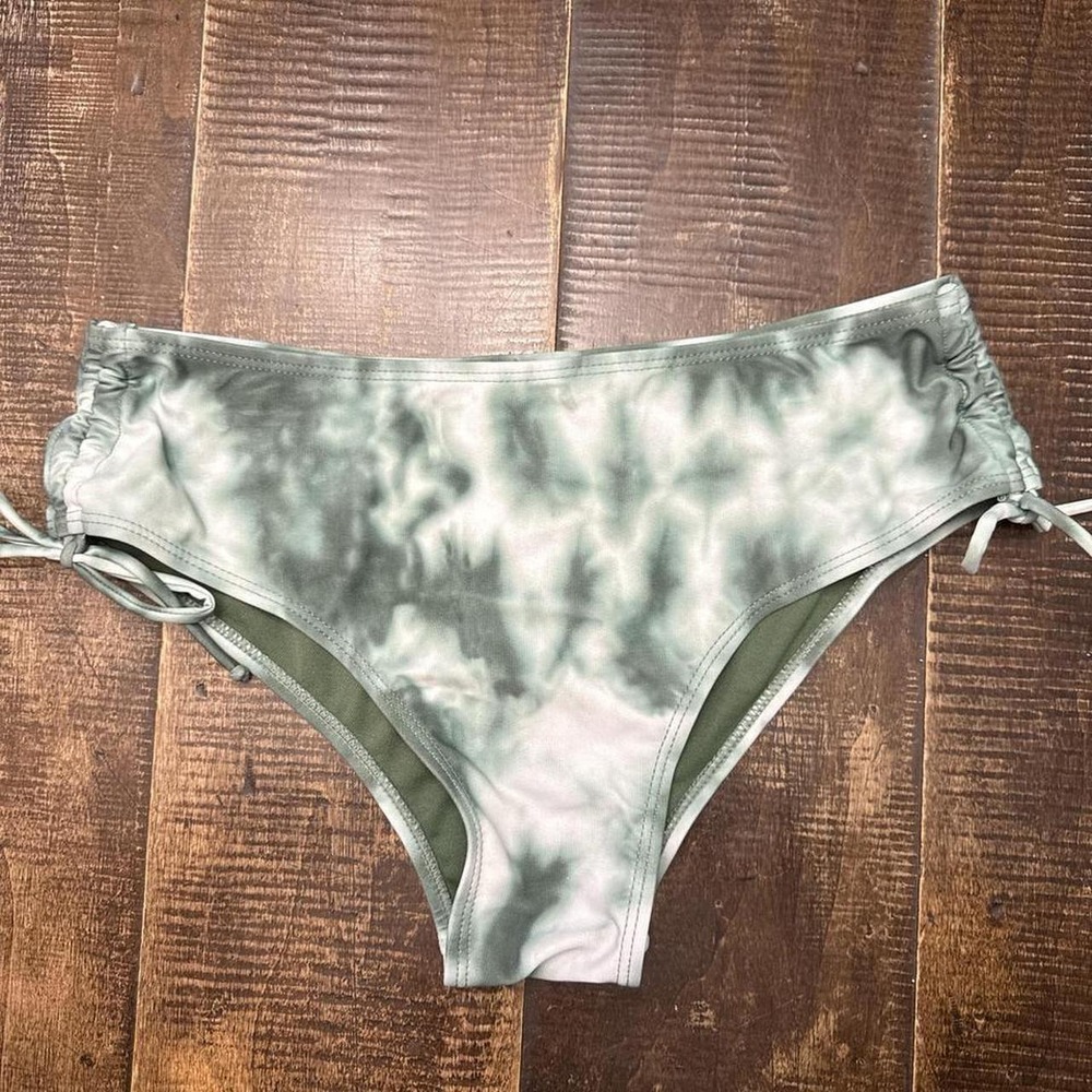 Cyn & Luca Green Tie-Dye Bikini Bottoms with Medium Seat Coverage